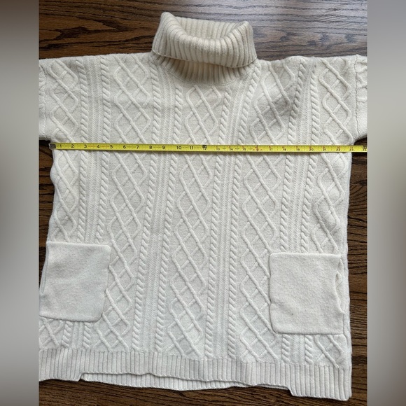 Neiman Marcus wool/cashmere blend sweater with pockets, size L - Picture 9 of 10